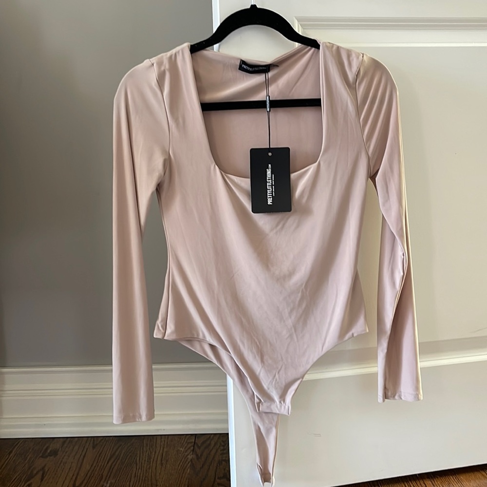 Pretty Little Thing Stone bodysuit square neckline